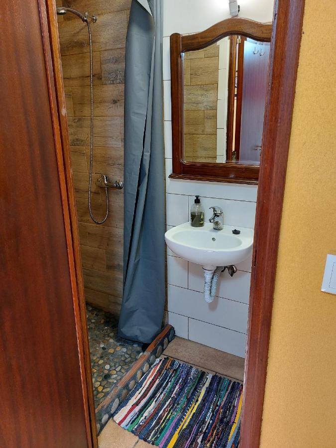 Casa 563 With Indoor Bathroom And Small Kitchen Вила Нова ди Гая Екстериор снимка